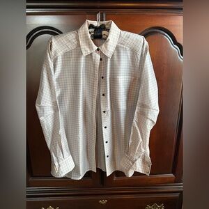 Woman’s Pale Gray Blouse